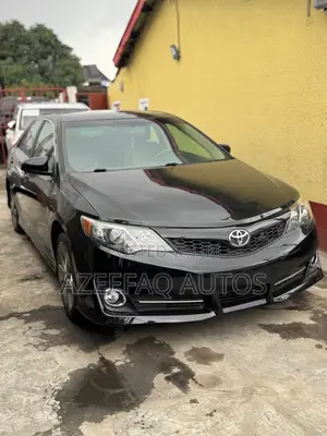 Toyota Camry SE V6 4dr Sedan (3.5L 6cyl 6A) 2013 Black