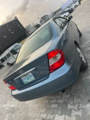 Toyota Camry LE 4dr Sedan (2.4L 4cyl 5M) 2004 Blue