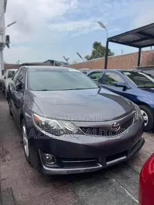 Toyota Camry SE 4dr Sedan (2.5L 4cyl 6A) 2012 Gray