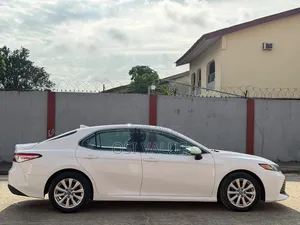 Toyota Camry 2019 White