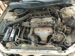 Honda Accord 2000 Gold