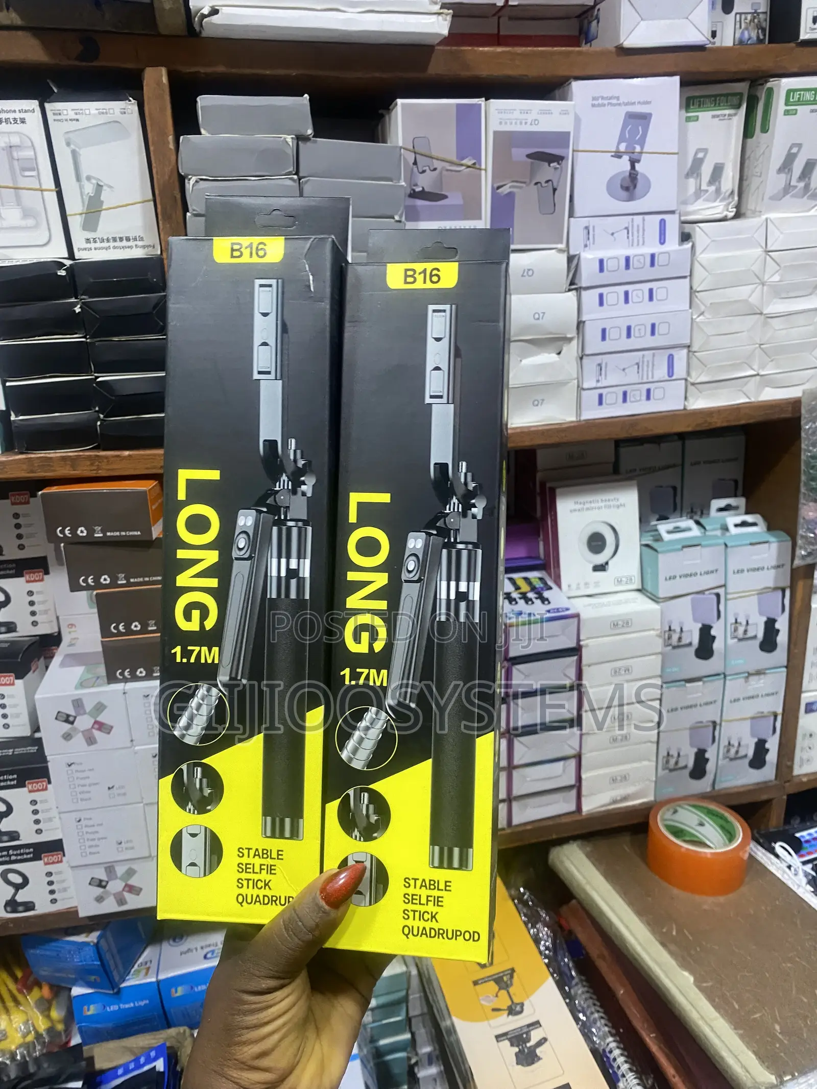 B16 Tripod Stand