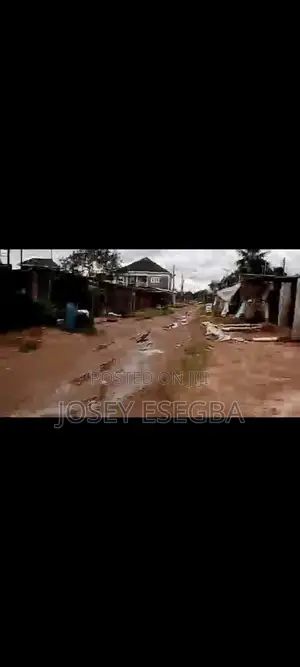 5bdrm Apartment in Ikpoba-Okha for sale