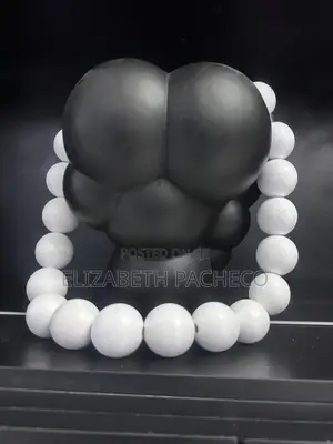 Modern Abstract Black Vase With White Garland