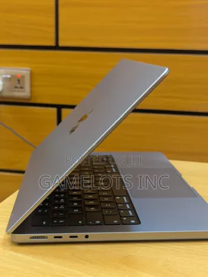 Laptop Apple MacBook Pro 2021 M1 16GB Apple M1 Pro SSD 512GB