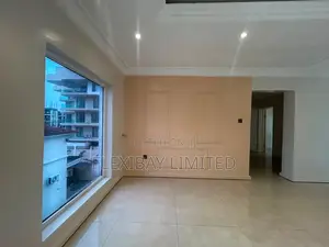 3bdrm Apartment in Lekki Phase 1 for rent