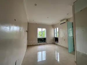 3bdrm Apartment in Lekki Phase 1 for rent