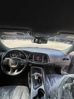Dodge Challenger SXT RWD 2017 Gray