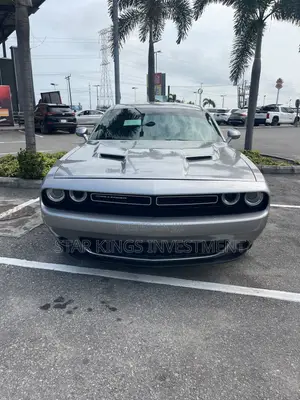 Dodge Challenger SXT RWD 2017 Gray