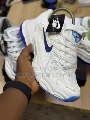 Nike Unisex Chunky Runner Sneakers