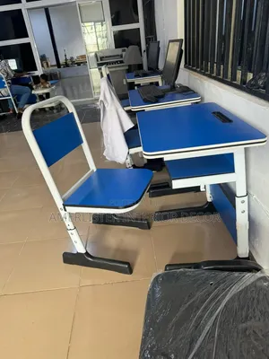 Student Reading Table and Chairs