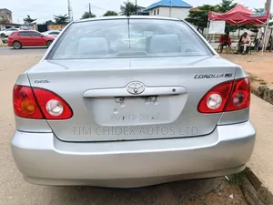 Toyota Corolla LE 2004 Gray