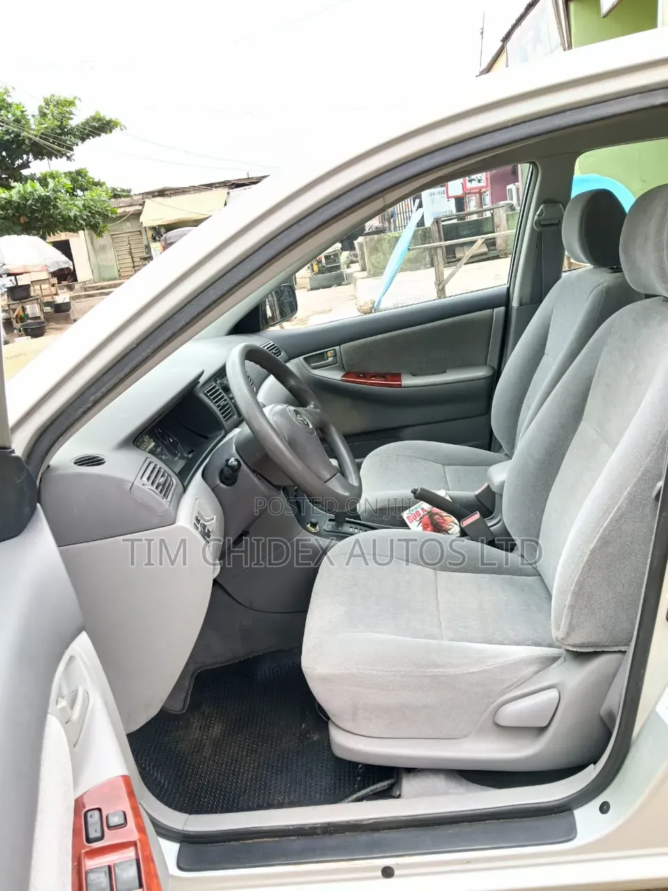Toyota Corolla LE 2004 Gray