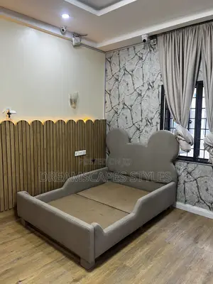 LUXURY 4.5ft × 6ft UPHOLSTERED BED