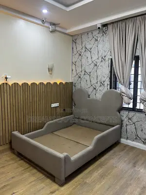 LUXURY 4.5ft × 6ft UPHOLSTERED BED