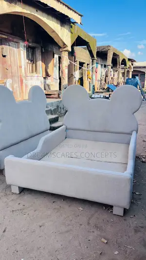 LUXURY 4.5ft × 6ft UPHOLSTERED BED