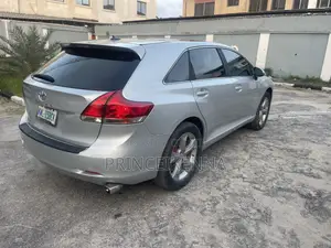 Toyota Venza 2011 Silver