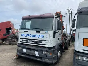 IVECO HYIAB Crane 25-Tons