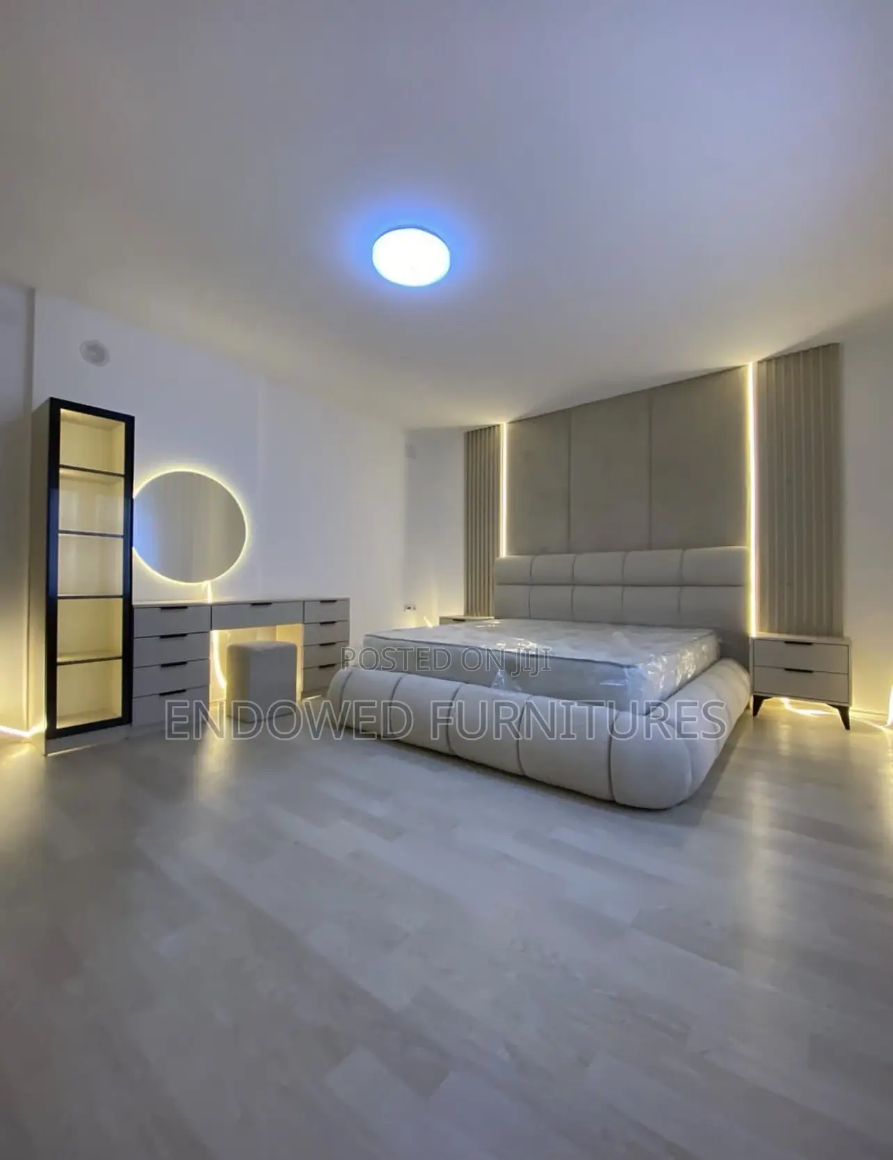 Luxury Bed Frame With Ottoman