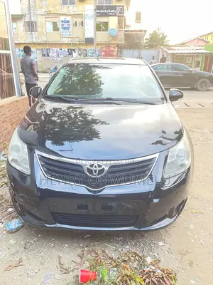 Toyota Avensis 2013 Black