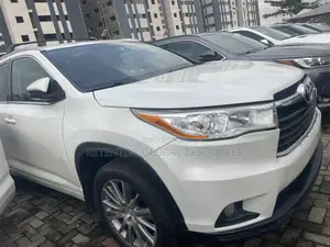 Toyota Highlander XLE V6 4x2 (3.5L 6cyl 6A) 2016 White