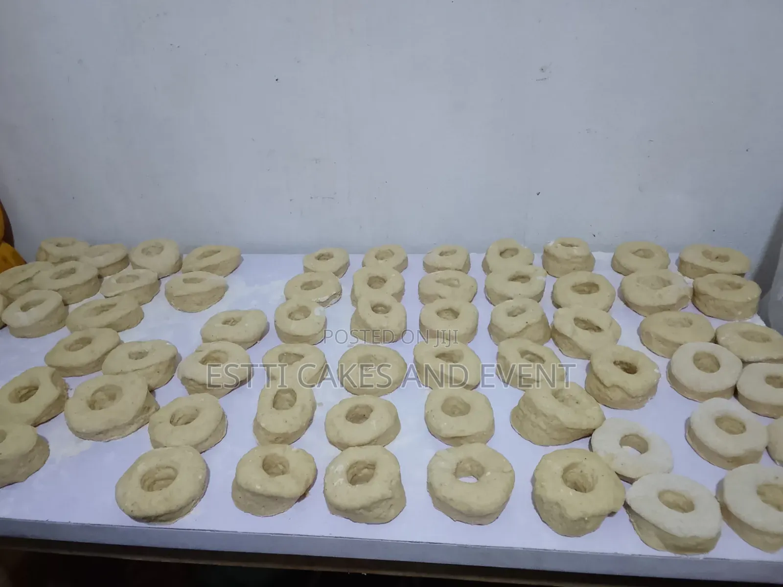 Estti Cakes