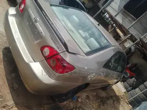 Toyota Corolla 2004 Gold