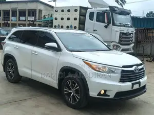 Toyota Highlander XLE V6 4x4 (3.5L 6cyl 6A) 2016 White