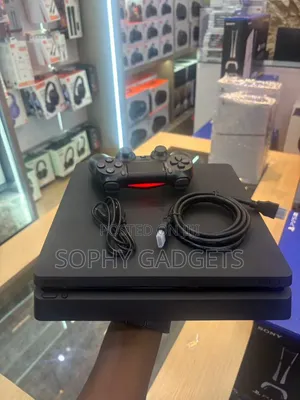 UK Used PS 4 Slim 500gb With 2 Controllers and Games on It