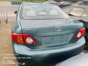 Toyota Corolla 2010 Green