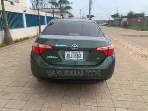 Toyota Corolla 2015 Green
