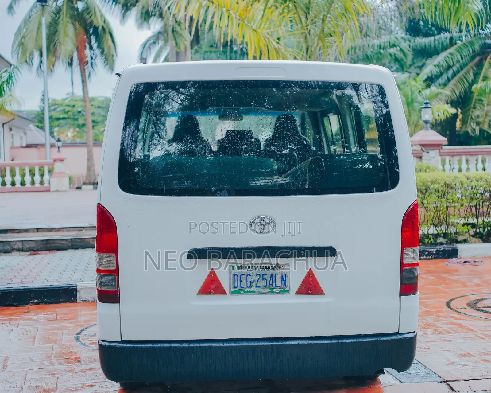 Toyota HiAce 2012 White