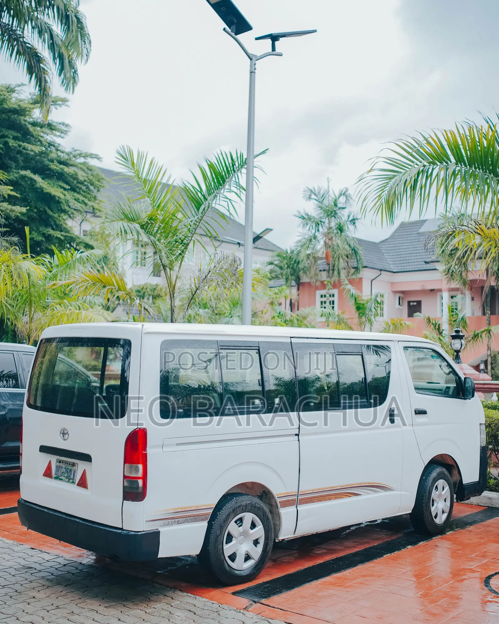Toyota HiAce 2012 White