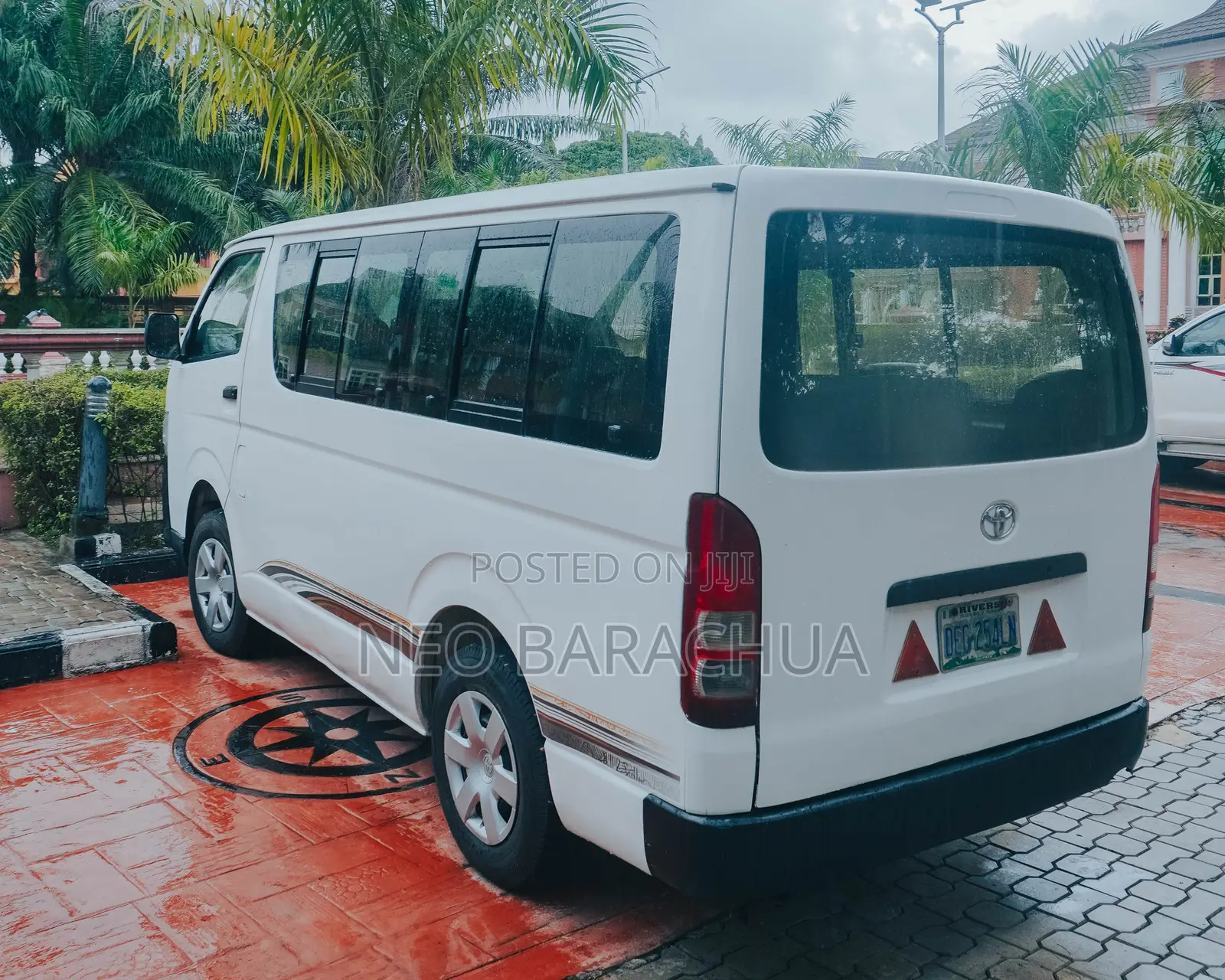 Toyota HiAce 2012 White
