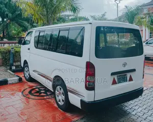 Toyota HiAce 2012 White