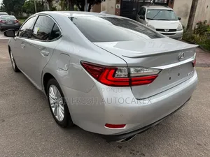 Lexus ES 2017 Silver