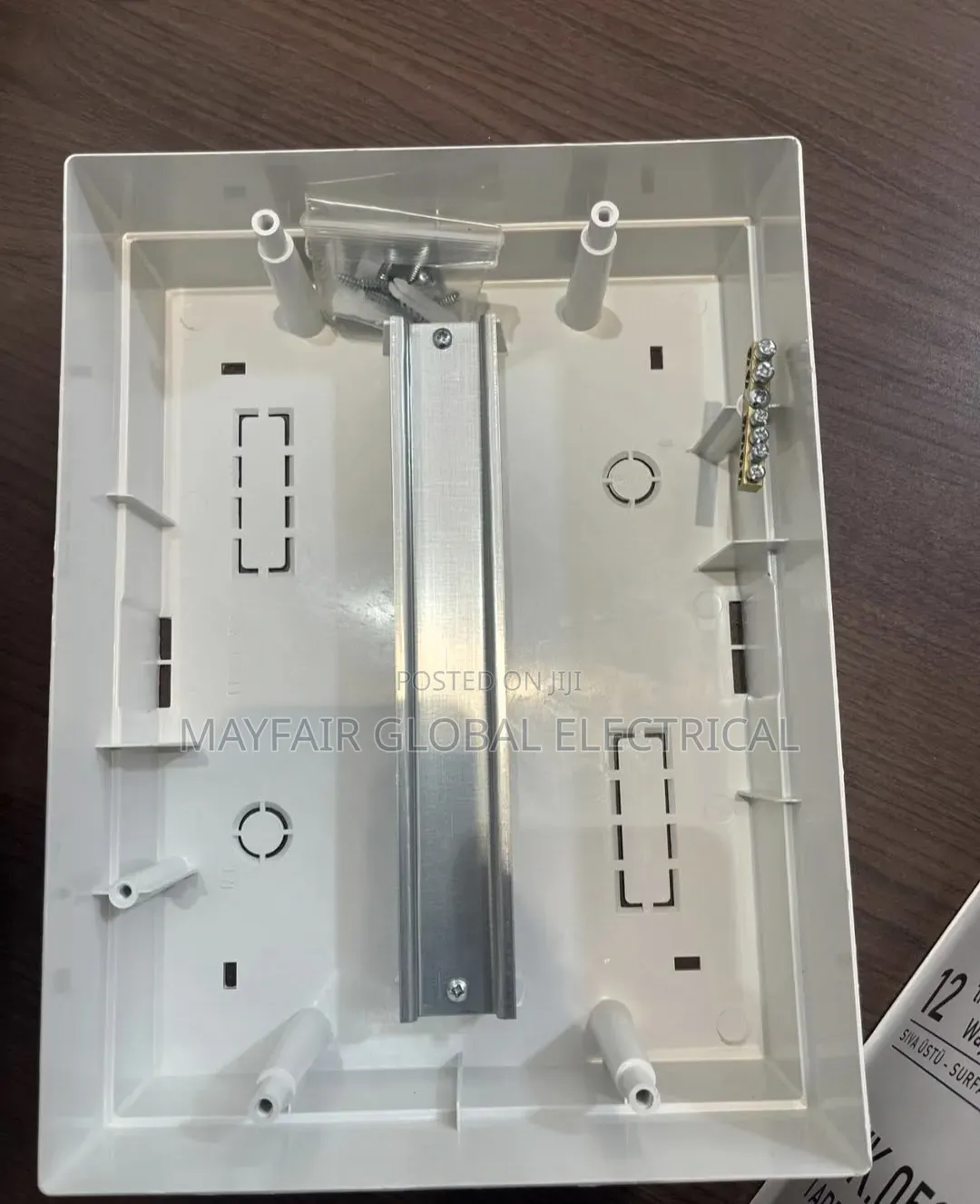 Cent-San 12way Enclosure Box