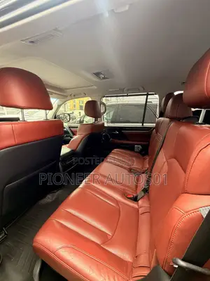 Lexus LX 570 (5 seats) AWD 2017 Silver