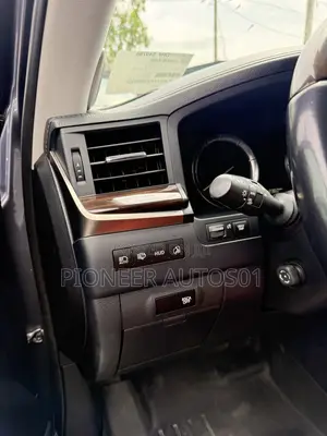 Lexus LX 570 (5 seats) AWD 2017 Silver