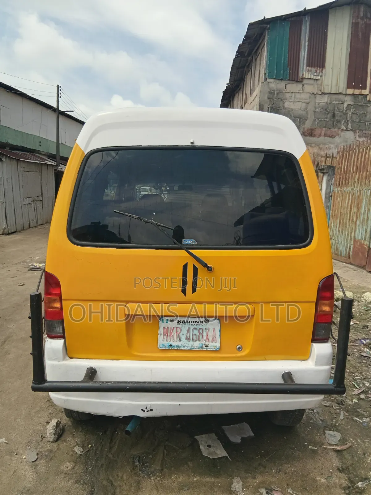 Suzuki Every 2010 Yellow