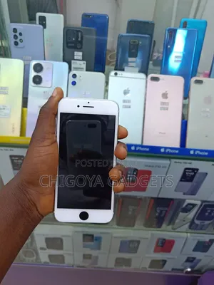Apple iPhone SE (2020) 64 GB White