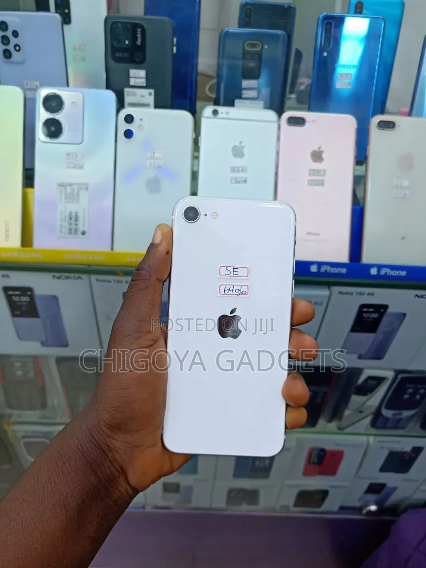 Apple iPhone SE (2020) 64 GB White