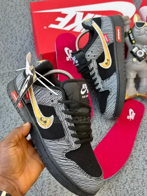 Nike SB Star Snickers