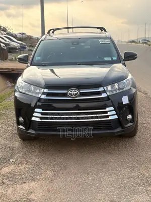 Toyota Highlander XLE 4x4 V6 (3.5L 6cyl 8A) 2018 Black