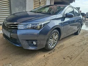 Toyota Corolla Altis 2015 Beige