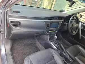 Toyota Corolla Altis 2015 Beige
