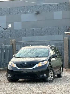 Toyota Sienna 2013 Black