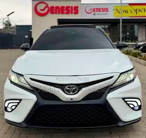 Toyota Camry XSE FWD 2020 White