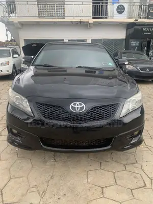 Toyota Camry Base 4dr Sedan (2.5L 4cyl 6M) 2011 Black