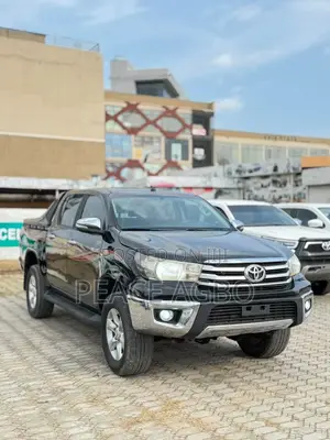 Toyota Hilux SR5 4x4 2018 Black